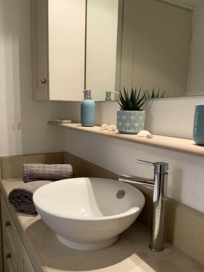 Aqua Blue, Only 100 Meters From The Beach Of Gialiskari Ioulis Exteriör bild